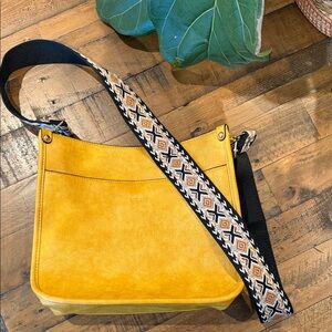 HKCLUF  NEW Yellow Shoulder Bag with Patterned Strap